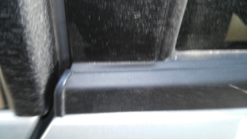 Уплотнитель расширителя крыла митсубиси паджеро 4. Уплотнительные резинки на митсубиси паджеро 2. Уплотнитель паджеро 2. Резинка уплотнителя дверей паджеро. Дверные уплотнения паджеро-2.