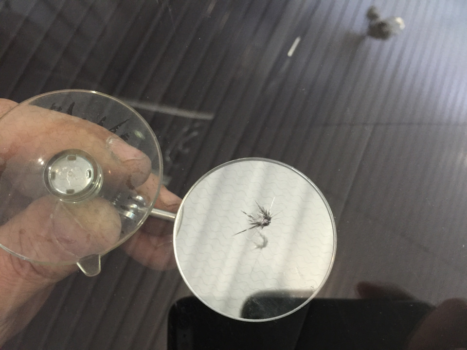 Убрал скол с лобового стекла — Land Rover Range Rover Evoque, 2 л, 2011 ...