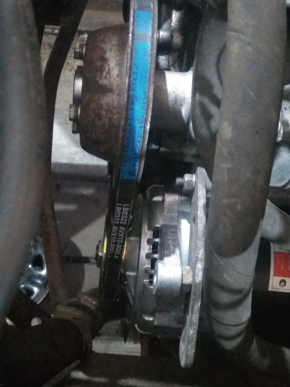 Результат — ИЖ Москвич 412. Запчасти на фото: LB0322