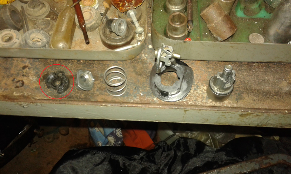 Проворачивается ключ в замке багажника — Renault Logan (1G), 1,4 л ...