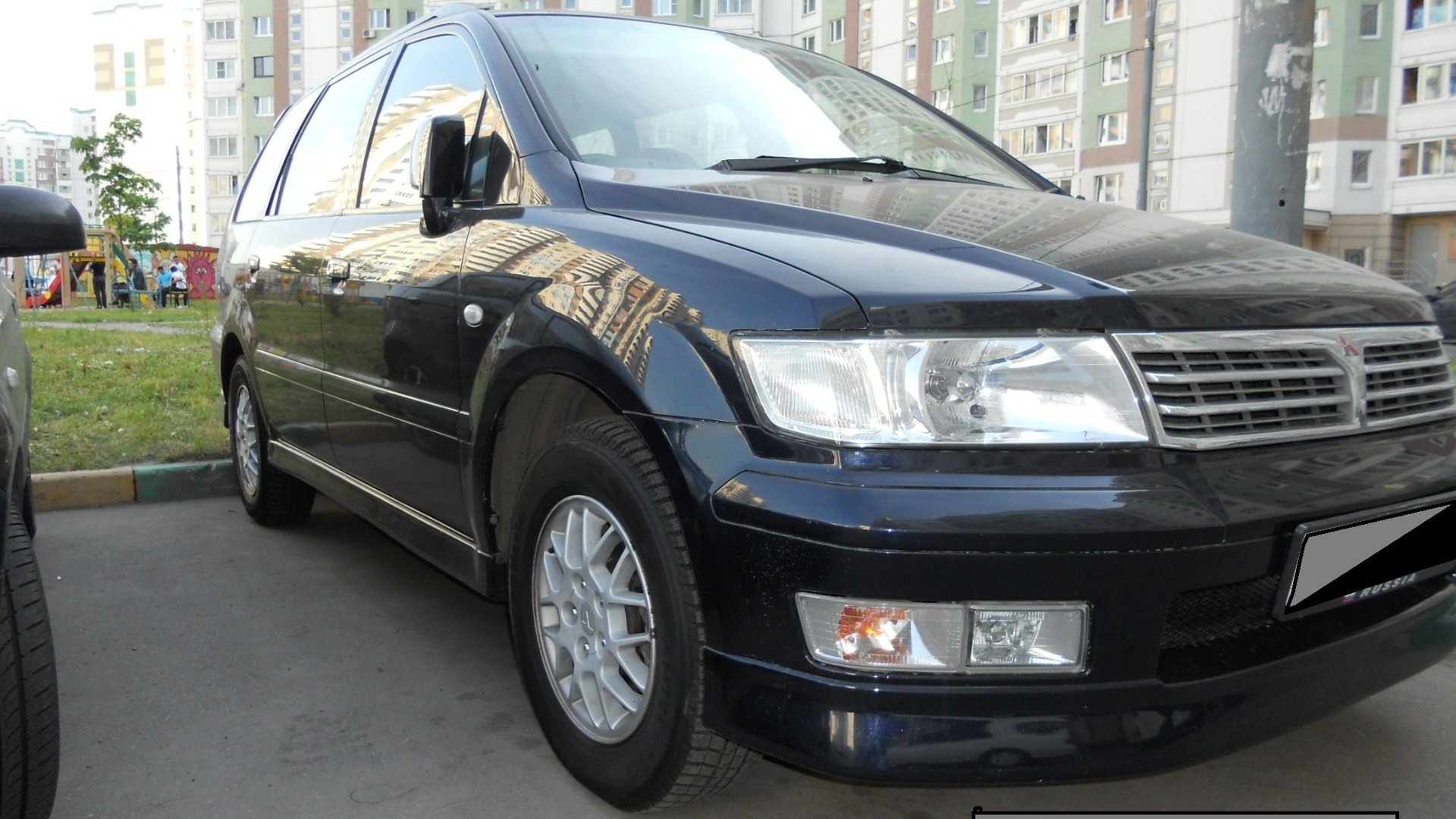 Mitsubishi Chariot (3G) 2.4 бензиновый 2001 | Минивэн для семьи на DRIVE2