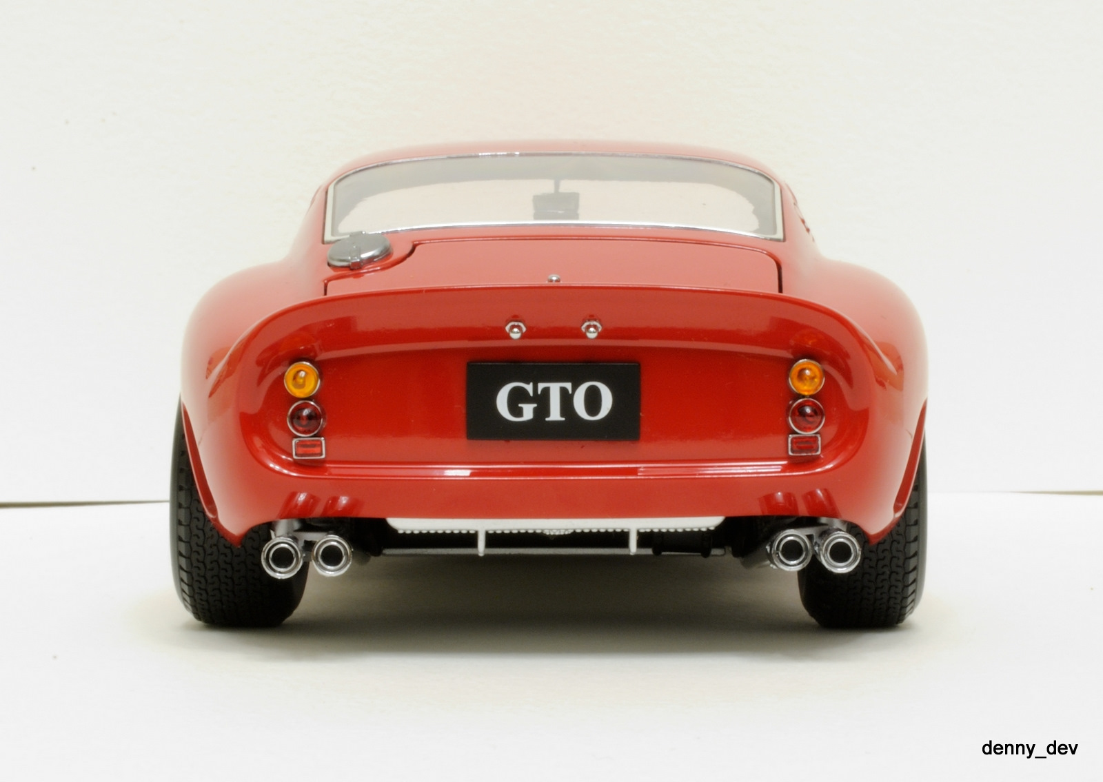 Ferrari gto 1962. 1962 Ferrari 250 GTO Kyosho. Ferrari 250 GTO 1962. Ferrari 250 GTO 1962 года. Ferrari 250 GTO 1962 моделька 1\18.