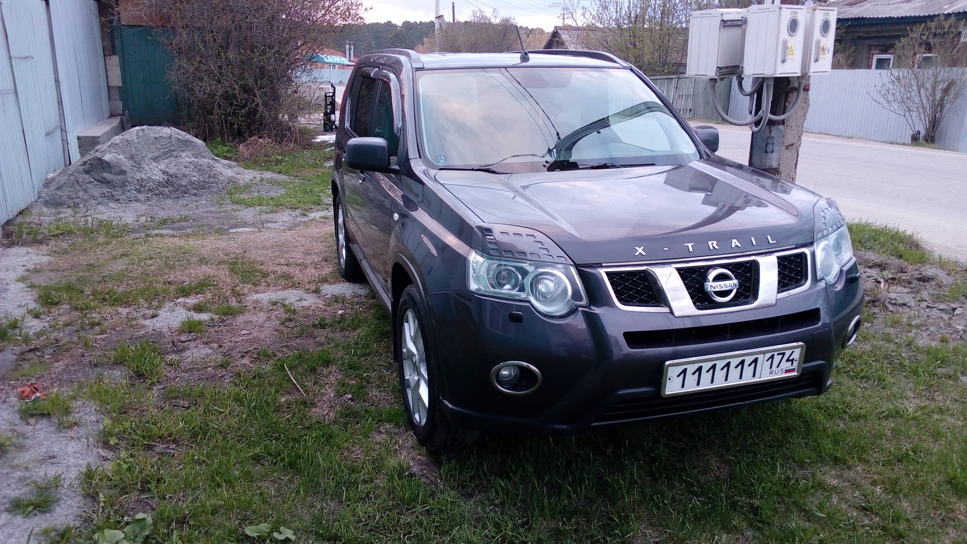 Разборка trail. Реснички Nissan x-Trail t31. Альтернативная оптика Nissan x-Trail t31. Nissan x-Trail t31 в пленке. Nissan x Trail t31 2014 ПТФ.