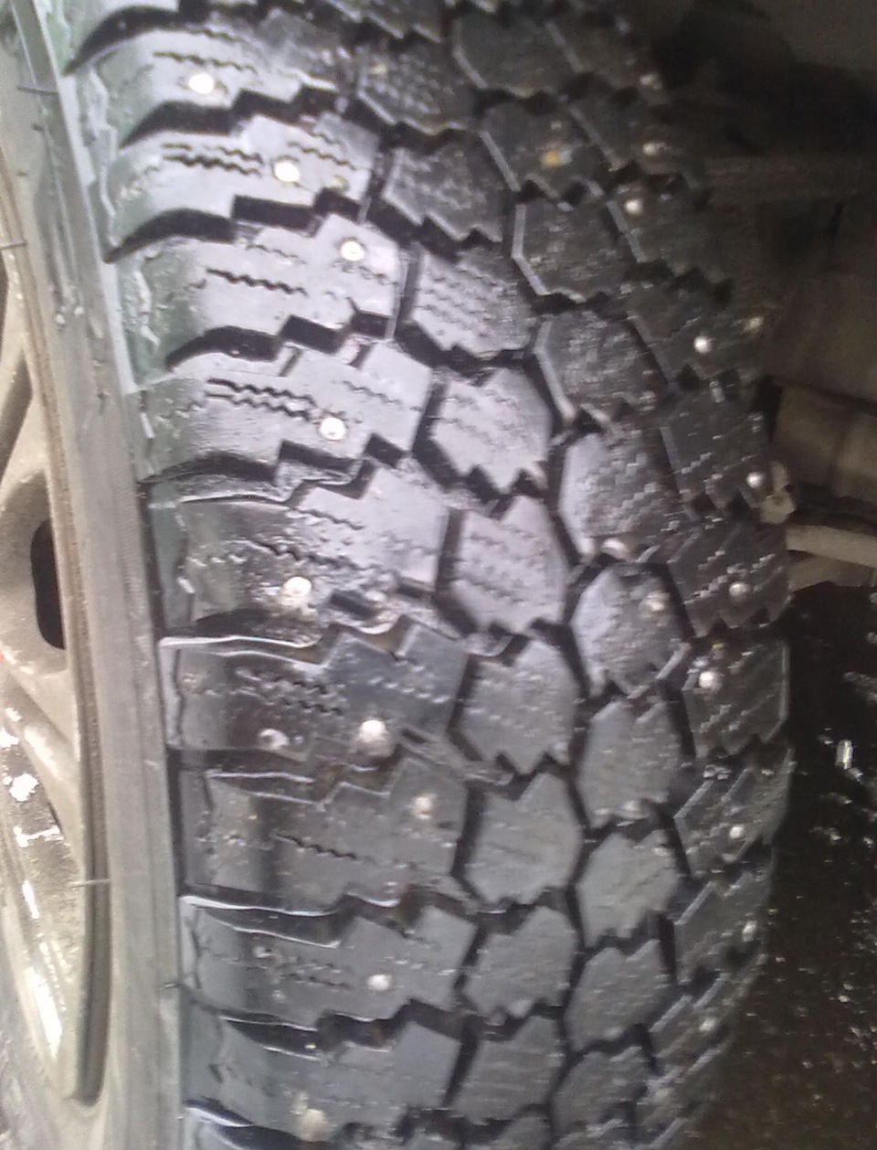 Внеплановое ТО замена передних тормозных колодок — ГАЗ 3110, 2,5 л ...