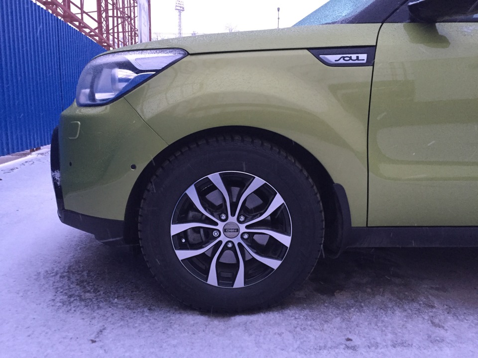 215 65 r16. 215/65 R16 на Киа соул. 215 60 R17 Киа соул 3. Kia Soul r16. Киа соул 205 65 r16.