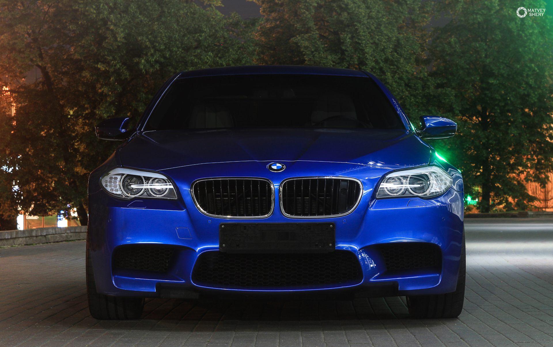 BMW m5 f10 ночью