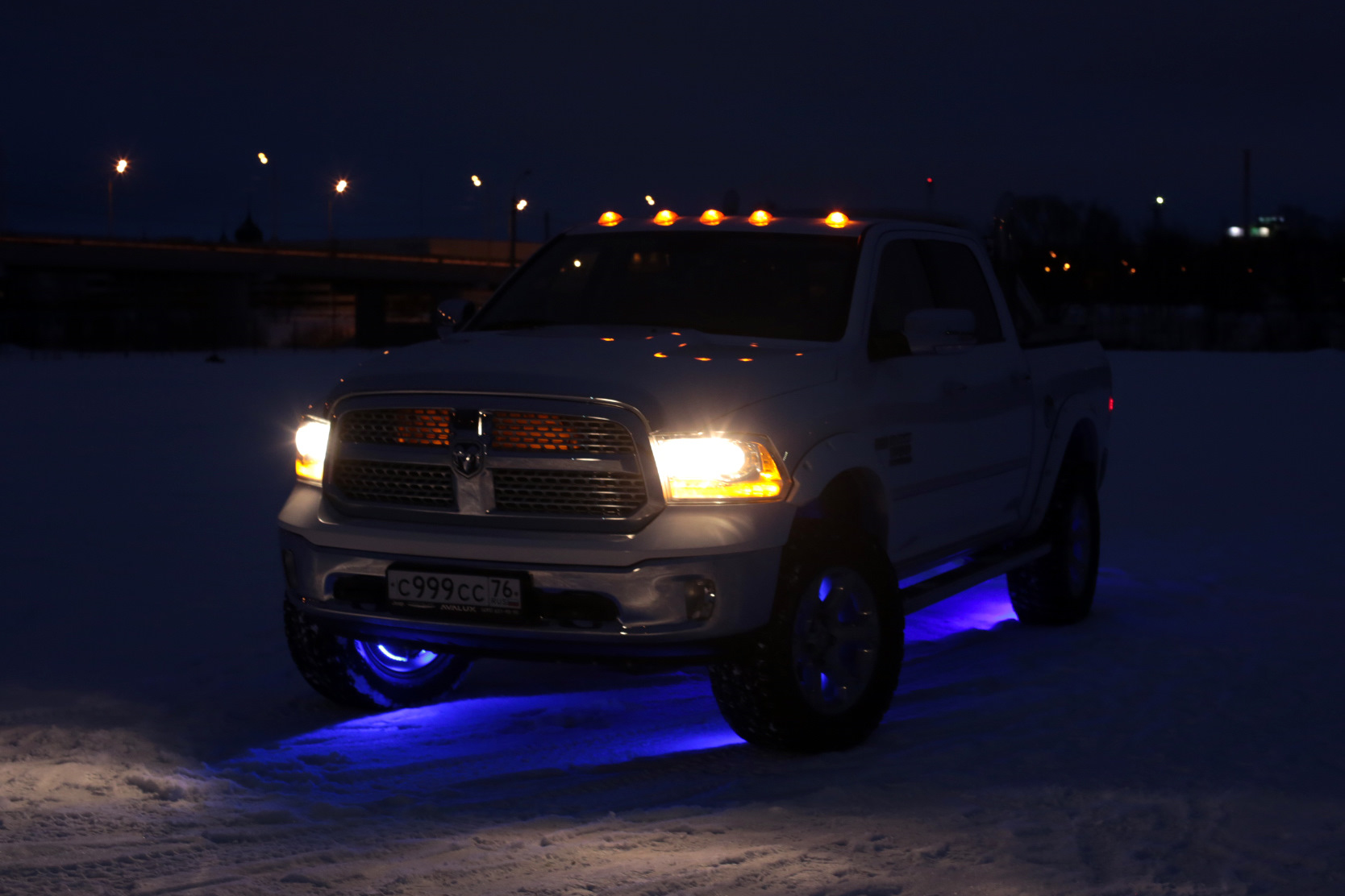 Dodge Ram 1500 фары