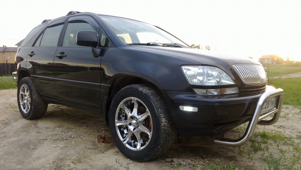 Установил белые хрустальные габариты на бампера — Lexus RX (1G), 3 л ...