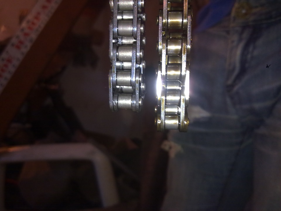 У них было время после работы и они поехали в гараж переобуть колеса ...