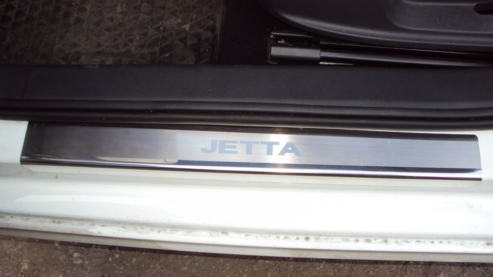 Накладки на пороги и задний бампер. — Volkswagen Jetta VI, 1,4 л, 2012 ...