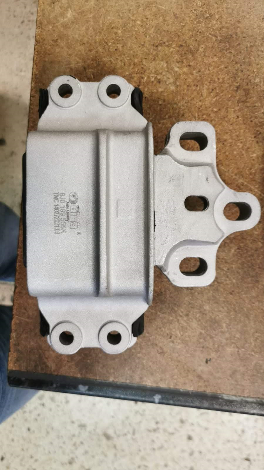 Стук, хруст, скрежет при повороте направо — Audi Q3 (1G), 2 л, 2013 ...