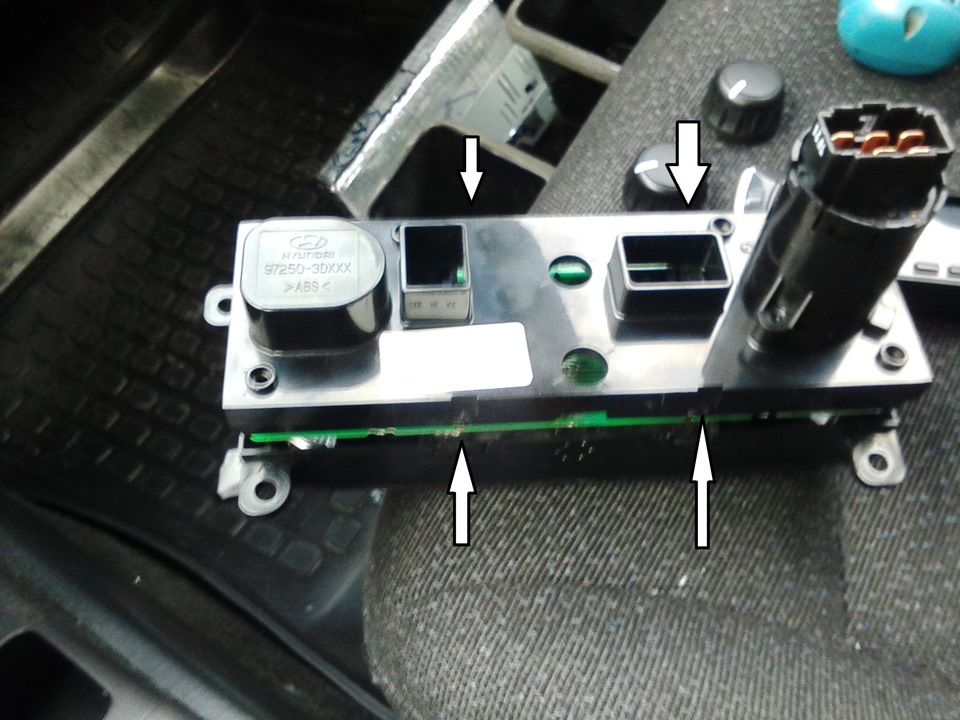Не работает блок климат контроль. Пересвет блок климата Мондео 3. Разъёмы блока климата СЗАДИПЕЖО 607. Блок климата Соната ТАГАЗ. Пересвет блока климата Калина 2.