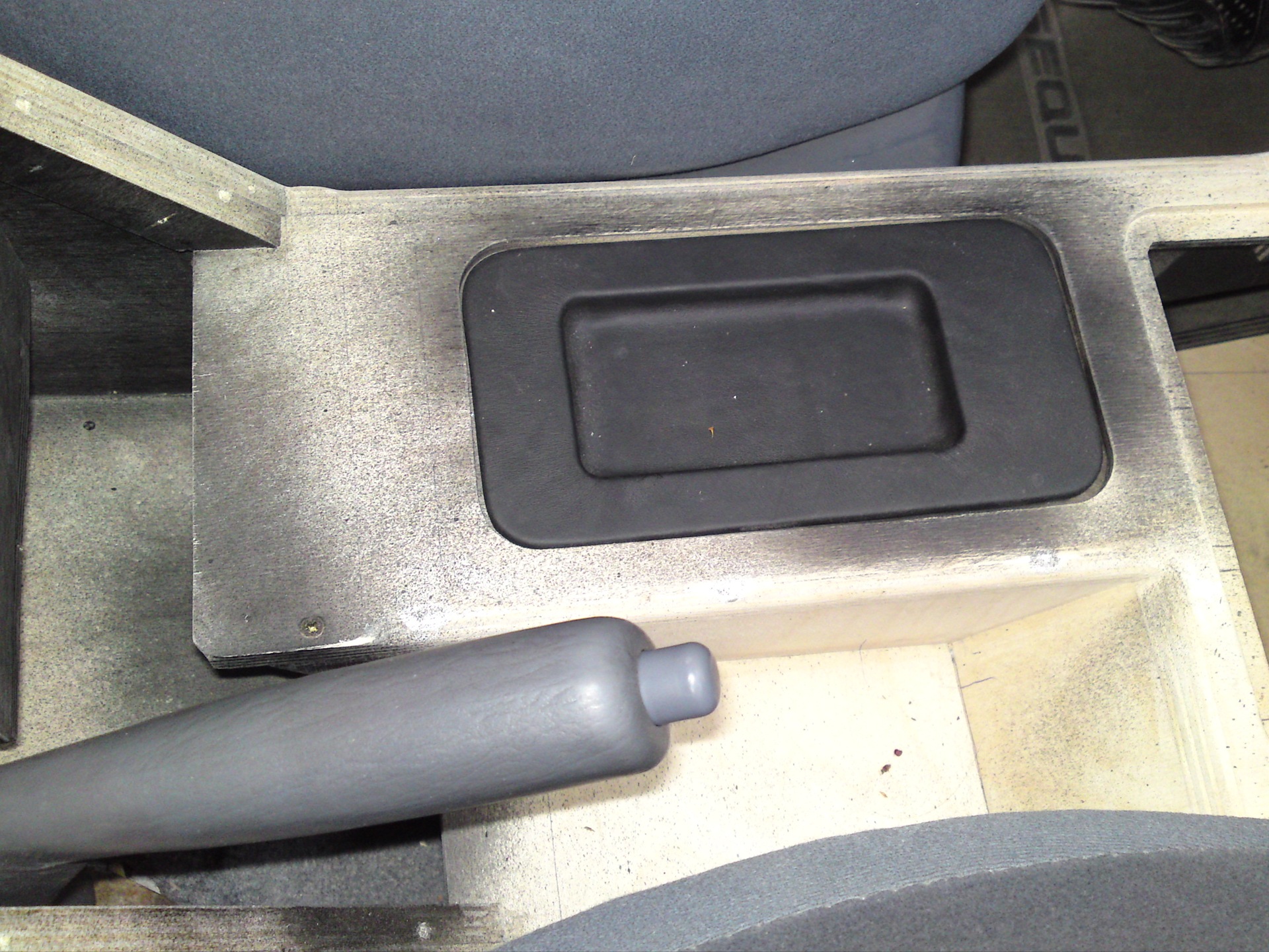 Middle console - Toyota Ipsum 20 L 1997