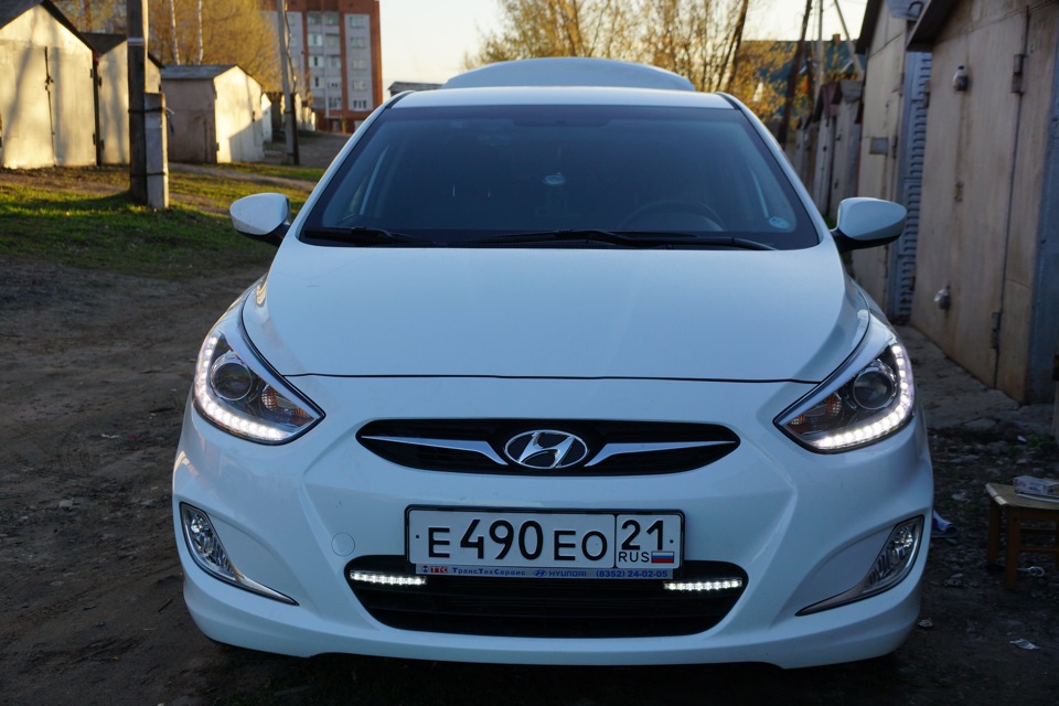 Дхо солярис 1. ДХО Хендай Солярис 1. Hyundai Solaris 2013 огни. ДХО Hyundai Solaris 2013. Hyundai Solaris 2013 ходовые огни.