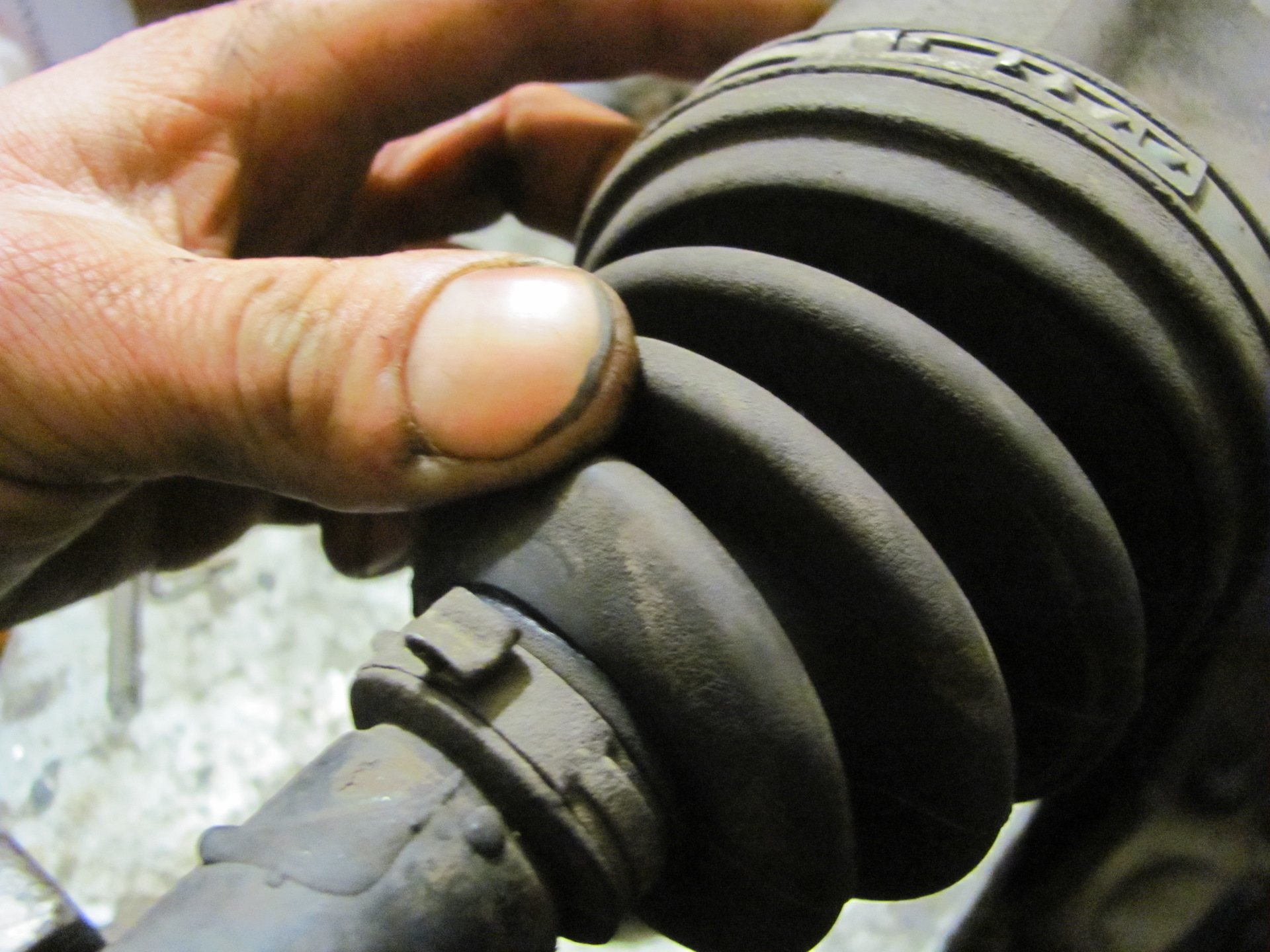 Отбросили копыта пыльники ШРУС GKN после 1000 км. - Volkswagen Passat B5, 1,8 л,