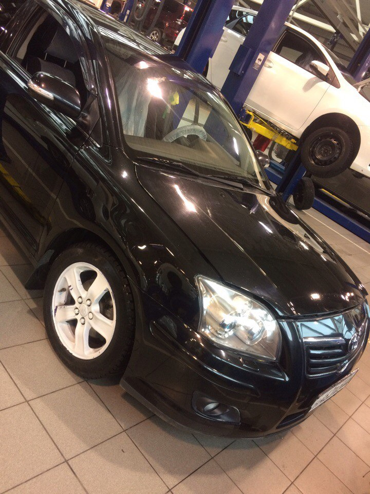 замена пиропатрона (халява) — Toyota Avensis II, 1,8 л, 2008 года ...