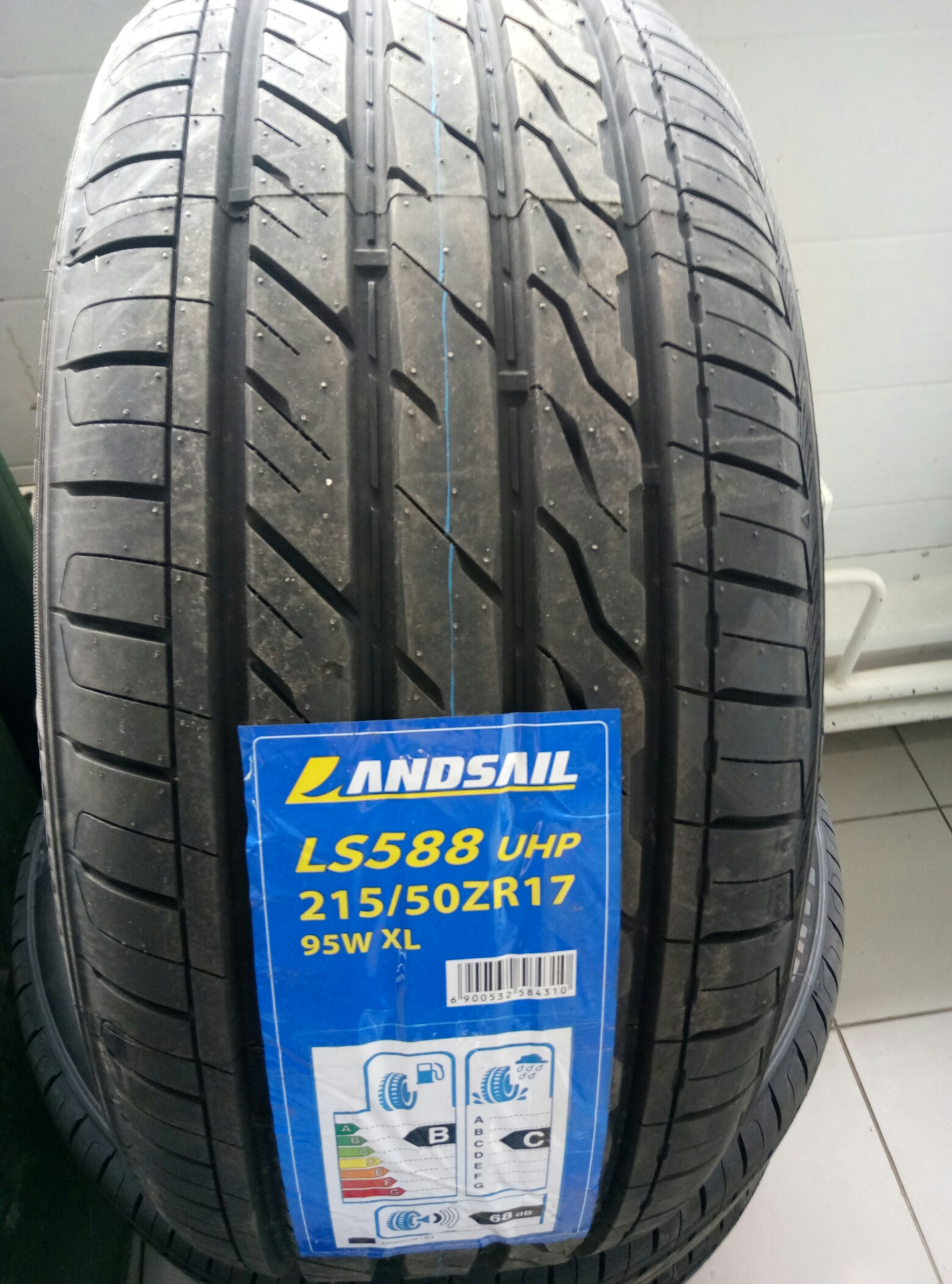 Landsail suv отзывы. Ls588 UHP 215/50 r17. Landsail ls588 215/50 r17. Landsail 215/50/17 w 95 ls588 UHP. Landsail ls588 UHP 215/50r17.