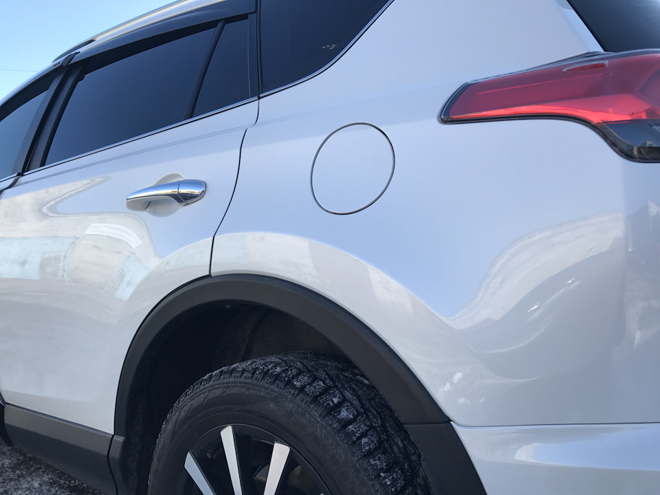 Фото в бортжурнале Toyota RAV4 (IV)
