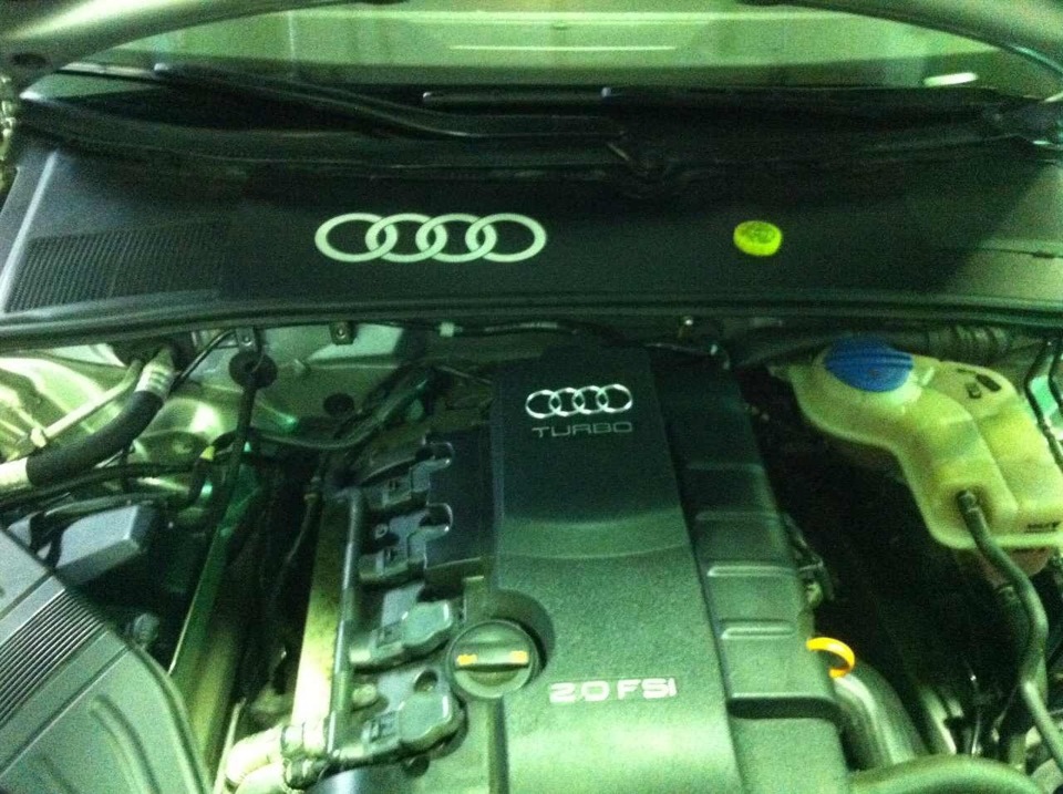 Крышка аккумулятора. — Audi A4 (B7), 2 л, 2008 года | аксессуары | DRIVE2