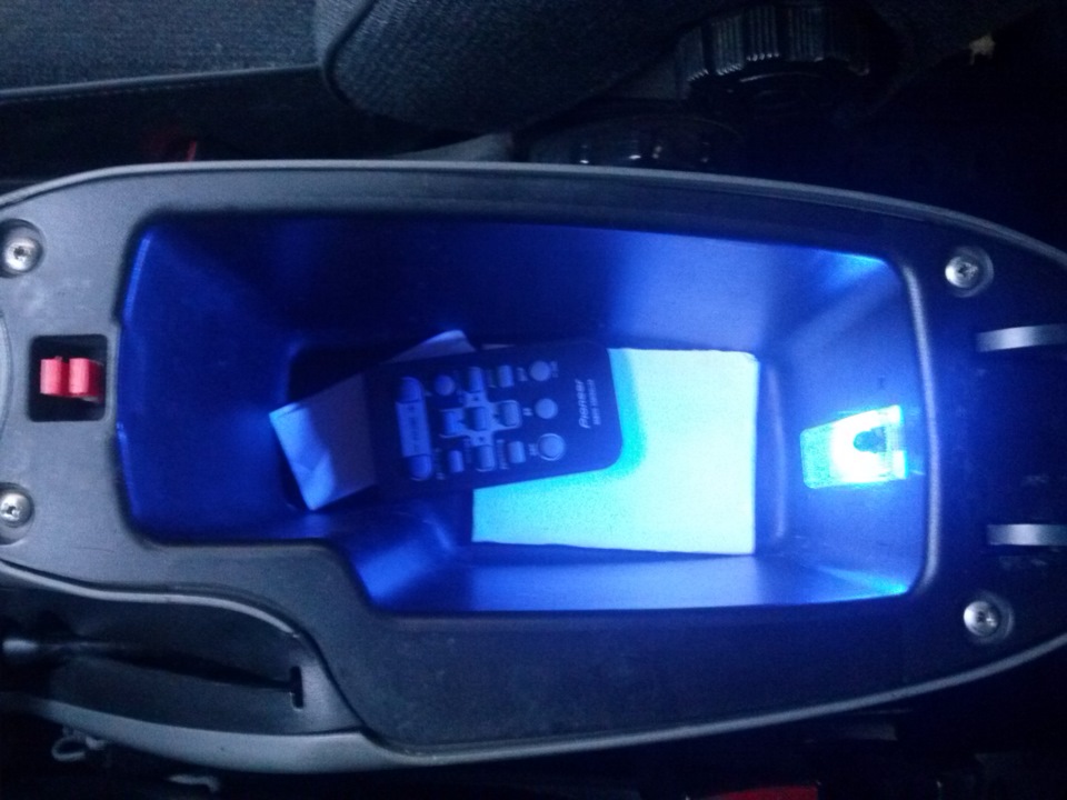 Освещение подлокотника. — ГАЗ 31105, 2,5 л., 2007 года | электроника ...