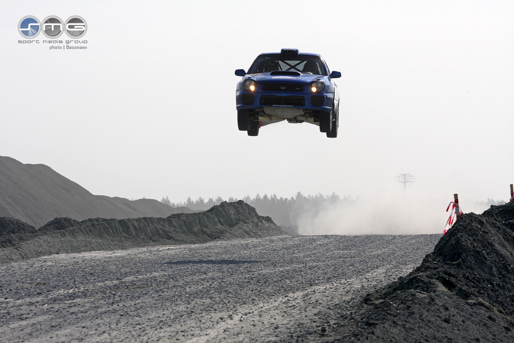 Ваз висевших в воздухе. Ралли Асбест прыжок. Subaru Rally в прыжке. Субару ралли. Трамплин для машин.
