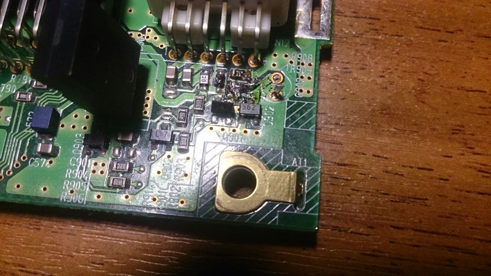 Тускло горит дисплей в автомагнитоле. Моргает экран на магнитоле. Экран на магнитоле в полоску. Тускло горит дисплей в автомагнитоле. Китайская автомагнитола 7010в.