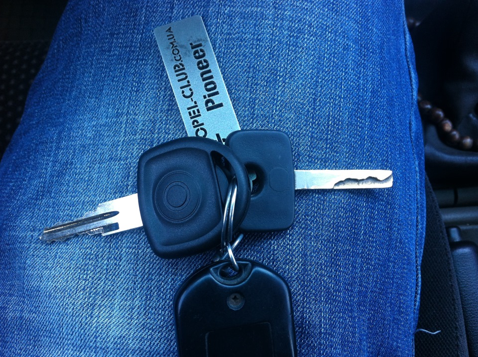 Замена личинки замка зажигания — Opel Vectra A, 1,6 л, 1989 года ...