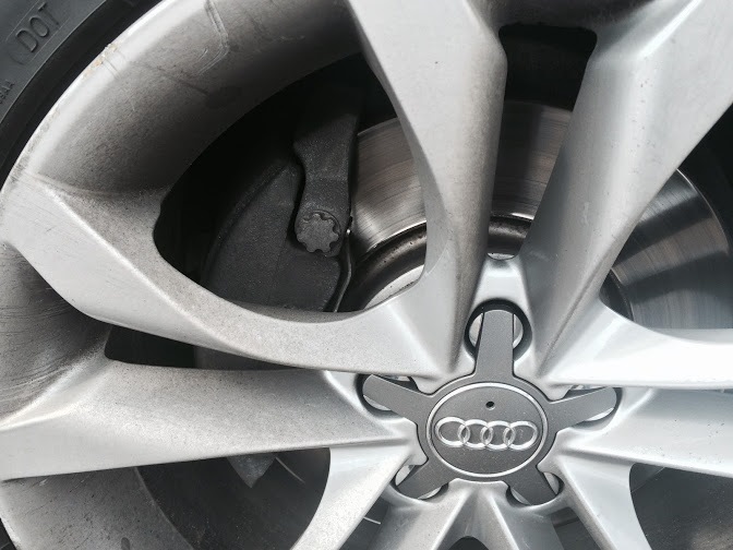 Штатные передние тормоза, 320x30 мм — Audi A5 Sportback (1G)