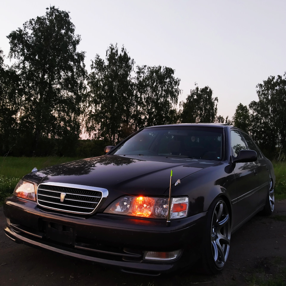Габаритная антенна в передний бампер — Toyota Cresta (100), 2,5 л, 1996 ...