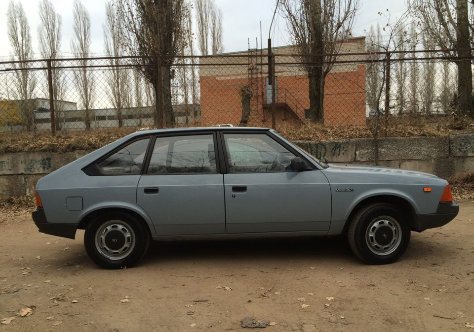 Одна из первых 2141 цвета Нарва, 1989 года — Москвич 2141