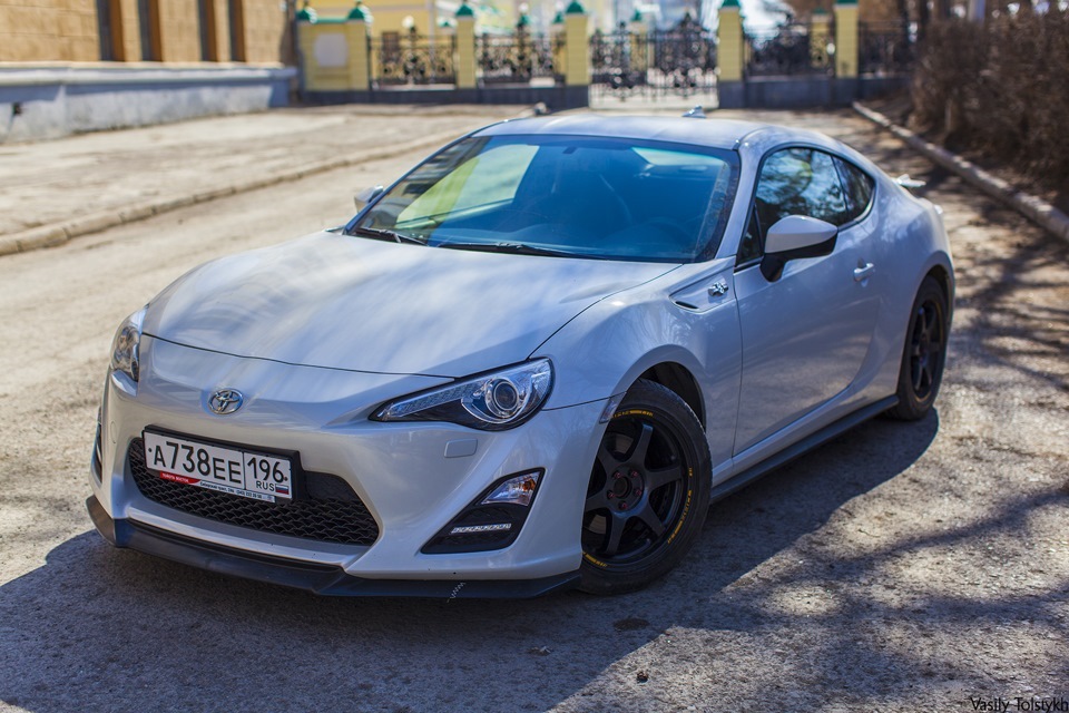 Тойота gt86 белая