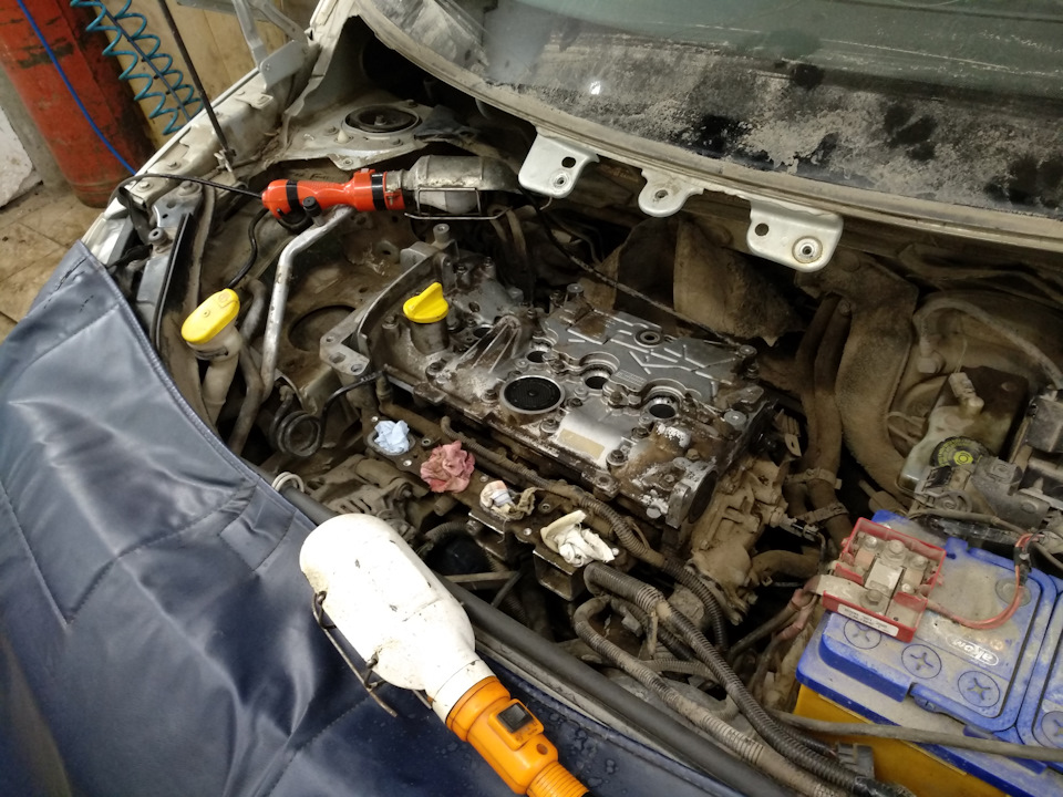 Замена герметика клапанной крышки. Замена тормозной жидкости. Замена ...