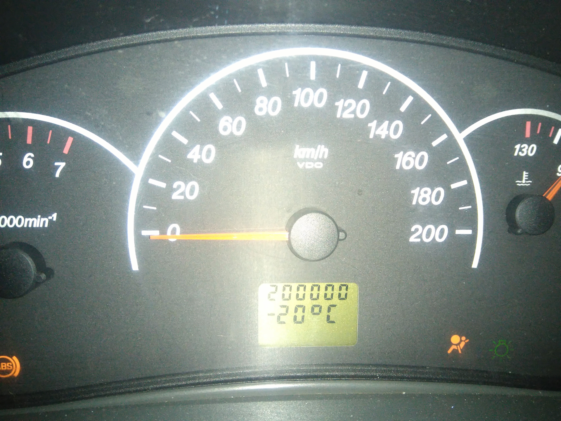 200 000 км… — Lada Приора седан, 1,6 л, 2007 года | наблюдение | DRIVE2