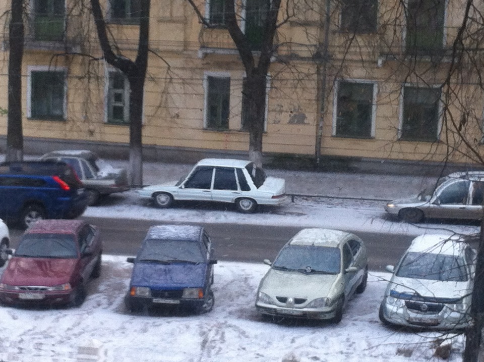 Фото из жизни ))) — Renault Logan (1G), 1,4 л, 2011 года | встреча | DRIVE2