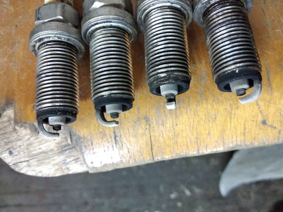 . — Nissan Almera II (N16)