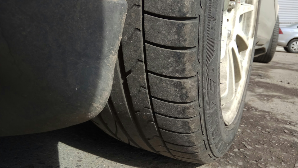 Продам Bridgestone Potenza 245/45/R17 — Toyota Mark II (100), 2,5 л ...