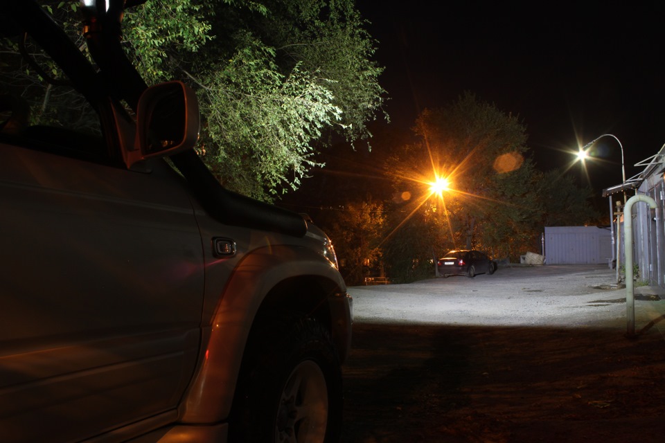 Как светят LED — овские фары на крыше. — Toyota Hilux Surf (3G), 2,7 л ...