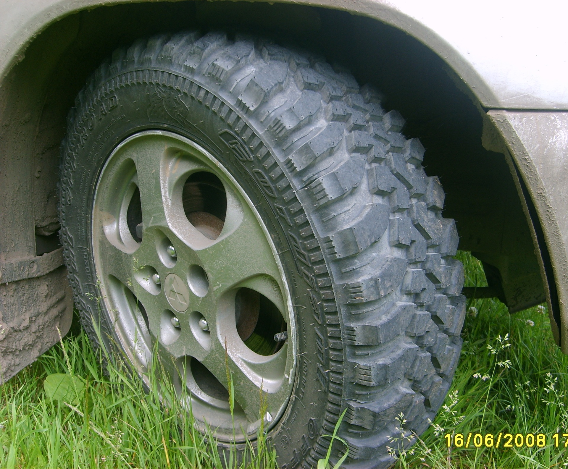 Прикупил я себе колеса для Бездорожья — Mitsubishi Pajero iO, 2 л, 2000 ...