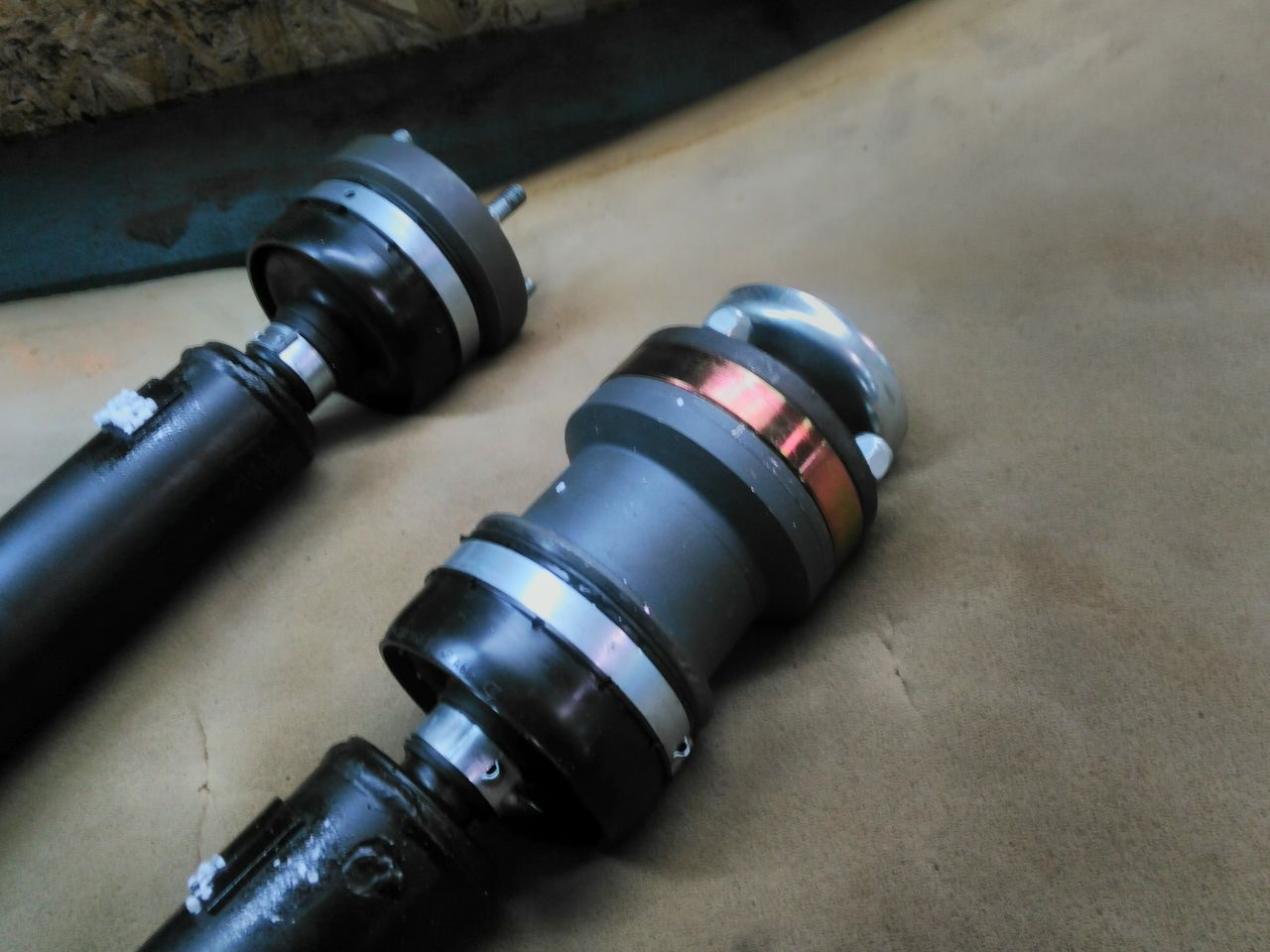 Передний кардан нива шевроле. Уаз 31512 шрусовый кардан. Chevrolet niva задний кардан шрусовый. Кардан шрусовой. Кардан шрусовой.