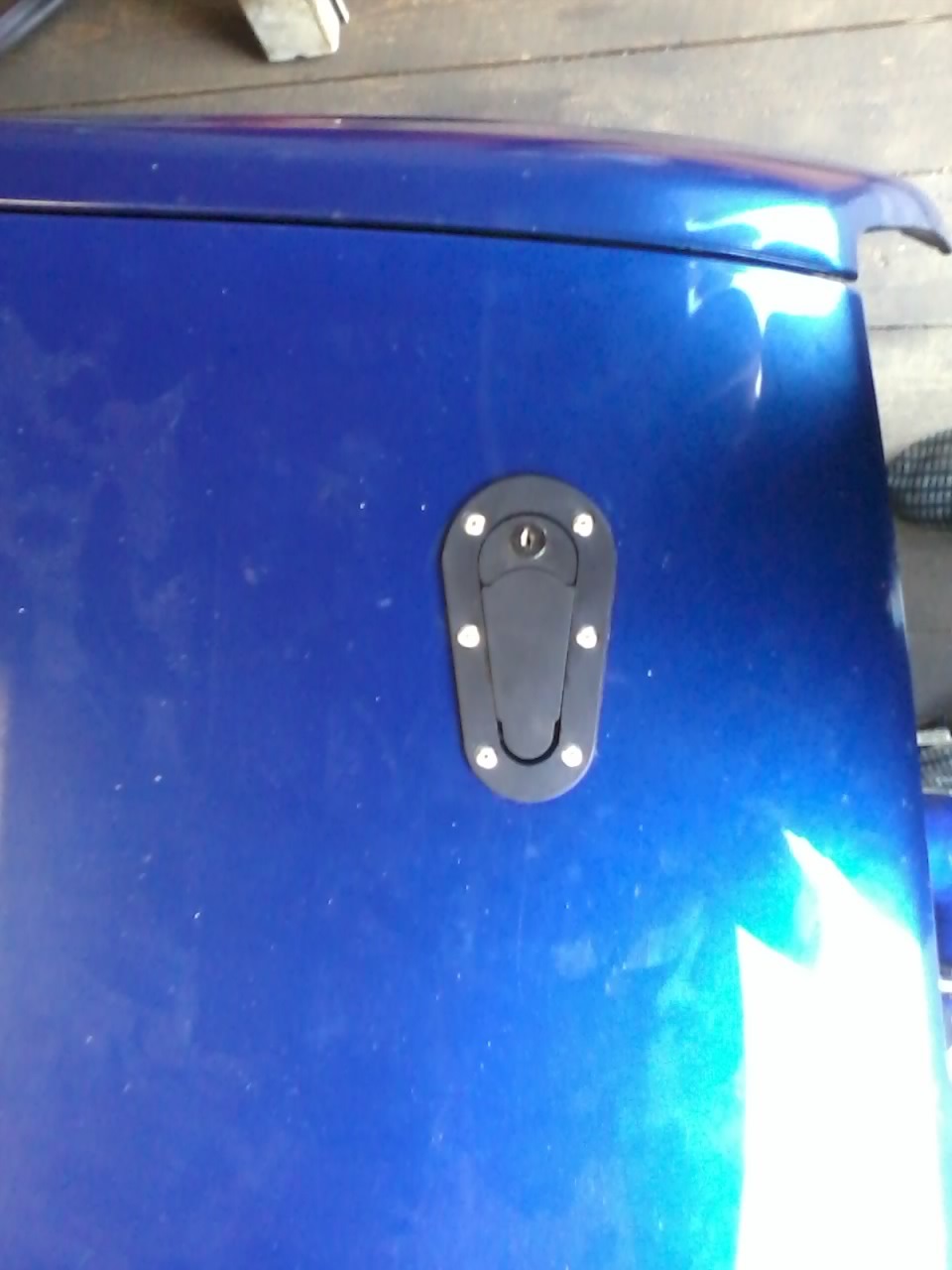 установка радиатора 2112 и замков закрытия капота — Lada 21099, 1,5 л ...