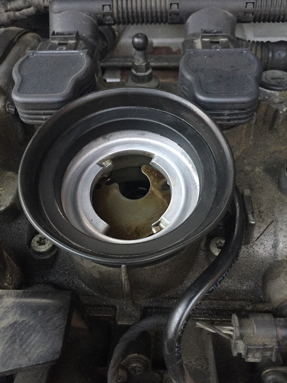 Прокладка крышки заливной горловины — Volkswagen Passat CC, 2 л, 2010 ...