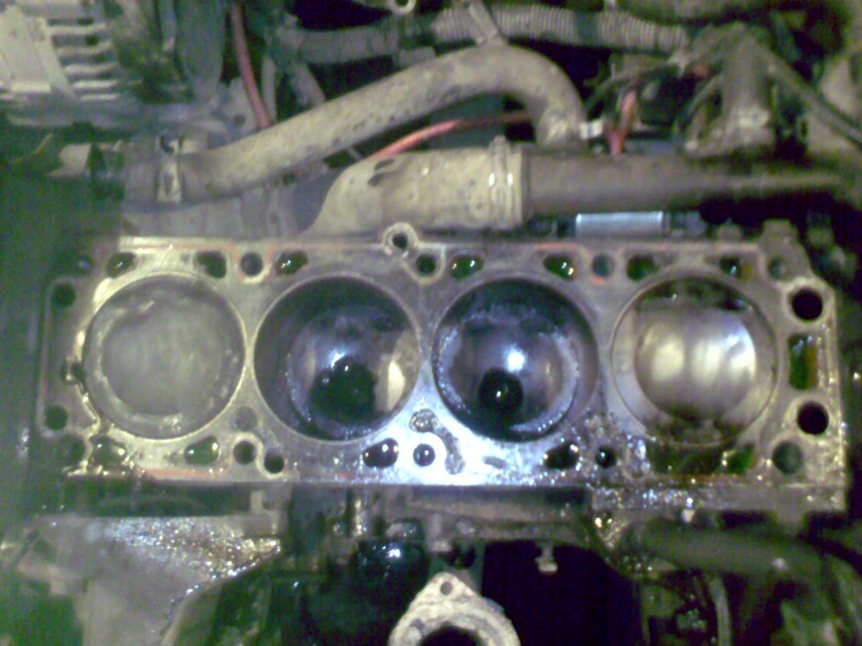 Ремонт двигателей дэу. Део Нубира 2.0 масленые форсунки в ГБЦ. Направление поршней в двигателе Дэу Леганза2.0 8 клапанная. Дэу Нубира 2.0 потеря давления масла в ГБЦ. Ремонт двигателя автомобиль Нубира.