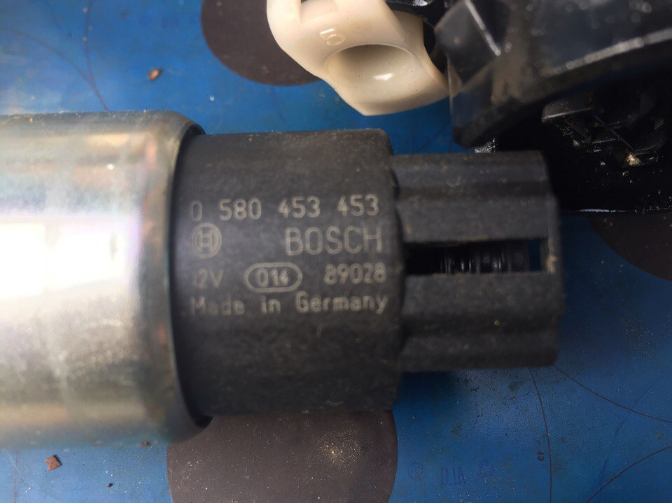 чем я занимался сегодня, снятие топливного насоса и чистка фильтра ...