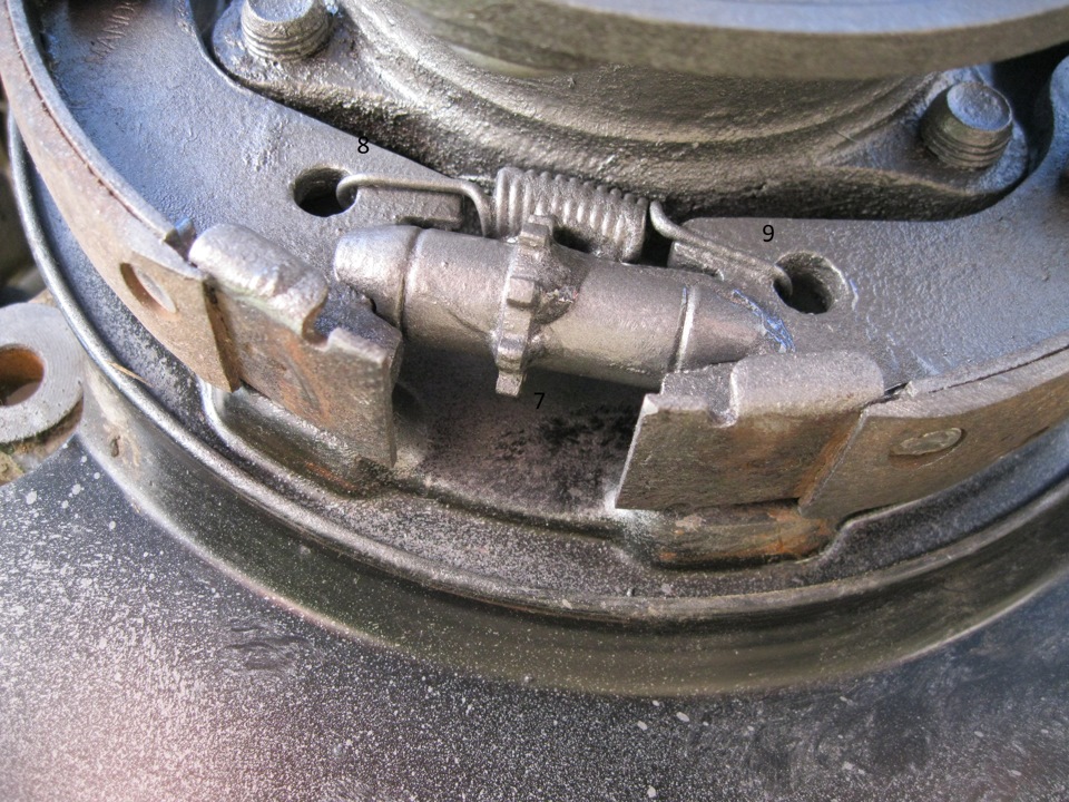 митсубиси кольт 2008 из японии задние тормозные шланги. как свести колодки в барабане. задние тормозные колодки митсубиси л200. ниссан к11 задние тормоза. ниссан марч к11 задние тормозные колодки барабанные.