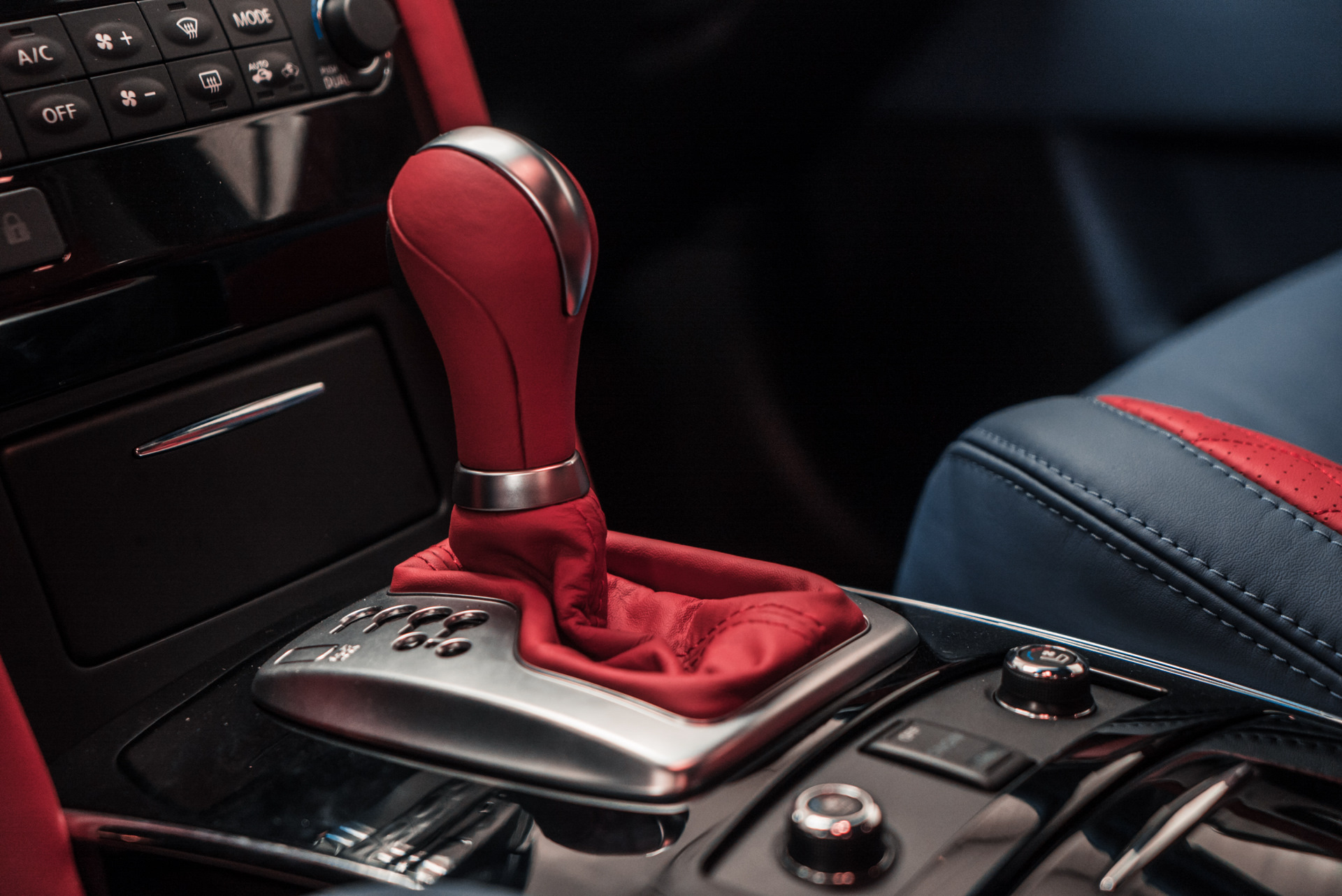 Центральный тоннель infiniti qx70. Ручка акпп инфинити qx70. Ручка кпп инфинити qx80. Ручка акпп инфинити qx80. Ручка кпп инфинити qx70.