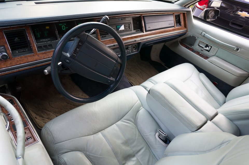 Lincoln town car iii. Смотреть фото Lincoln town car iii. Смотреть картинку Lincoln town car iii. Картинка про Lincoln town car iii. Фото Lincoln town car iii