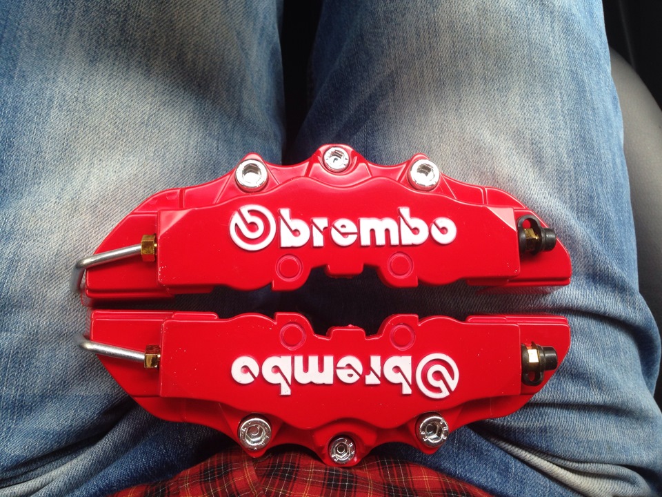 Накладки на суппорта Brembo — Hyundai Elantra (5G), 1,8 л, 2013 года ...