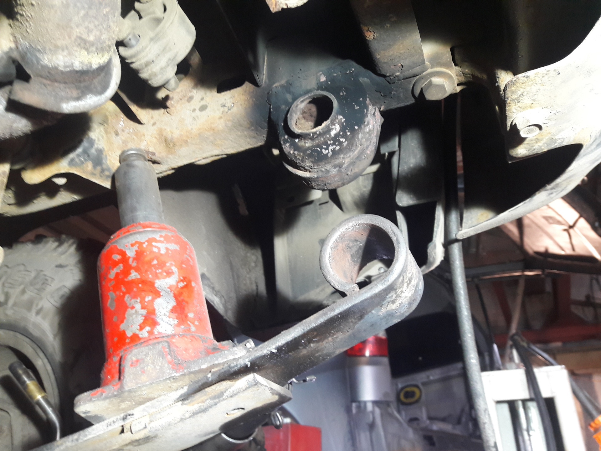 Сайлентблоки рессор — Hummer H3, 3,5 л, 2006 года | визит на сервис ...