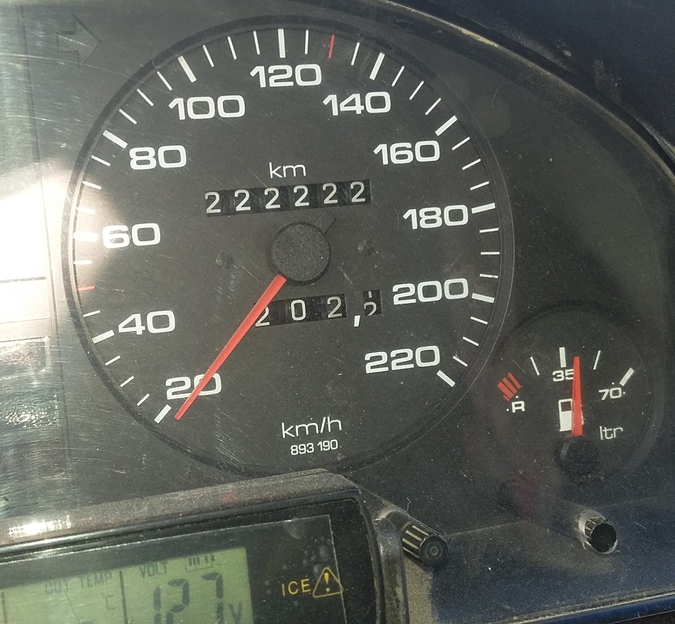 Подскажите откуда взялся непродолжительный хруст на первой при ...