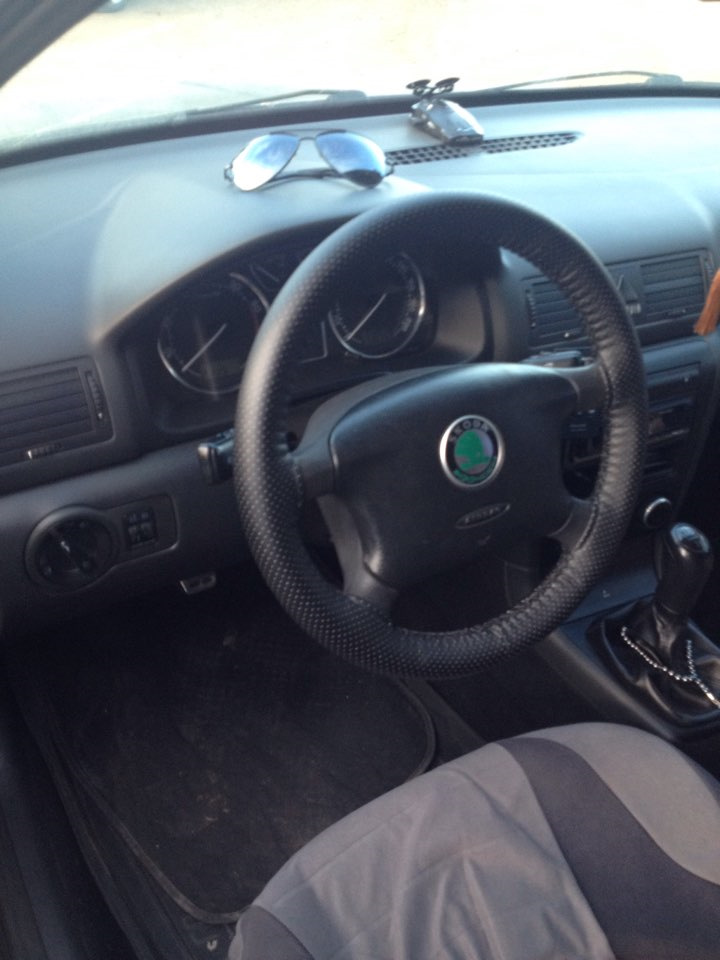 Оплётка руля — Skoda Octavia A4 Mk1, 1,4 л, 2008 года | тюнинг | DRIVE2